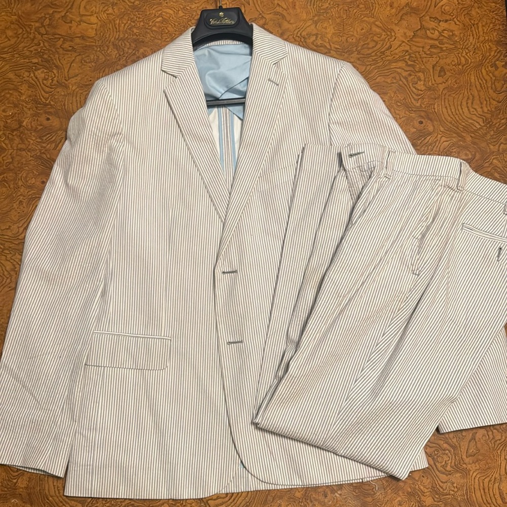 Bonobos seer sucker suit